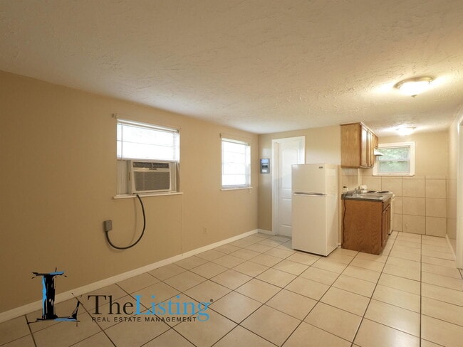 Building Photo - 2735 Bungalow Blvd