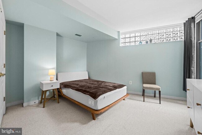 Building Photo - 631 D St NW