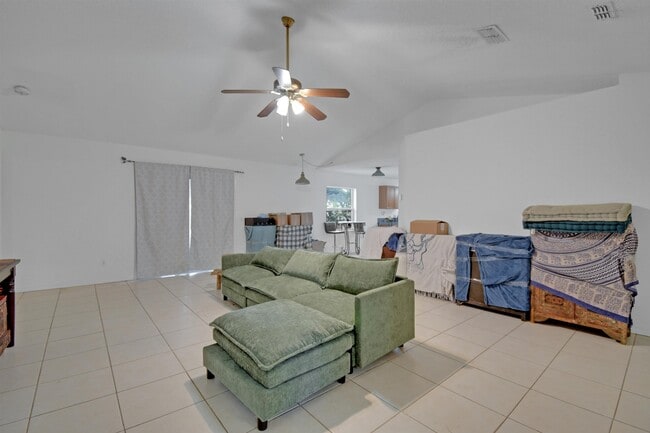 Building Photo - 444 Island View Cir
