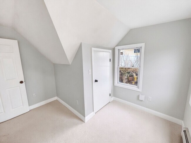 Building Photo - Beautiful Condo In Beverly MA!