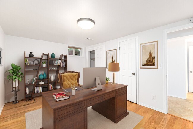 Building Photo - 4 bedroom 2.5 bath with office space.