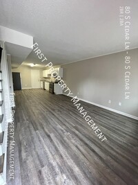 Building Photo - 1/2 off a Month's Rent!: 2Bed/2Bath Townho...