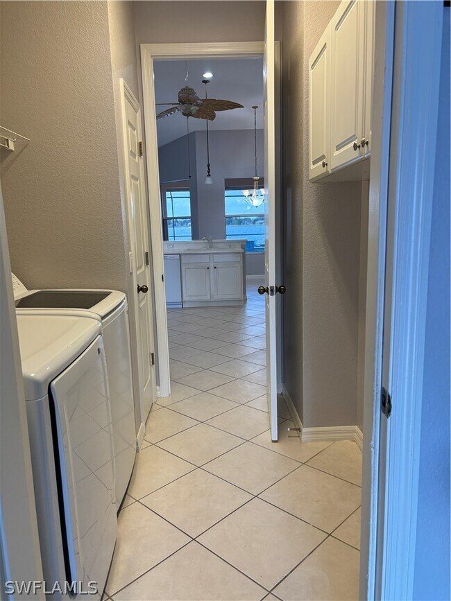 Building Photo - 2210 Grove Dr