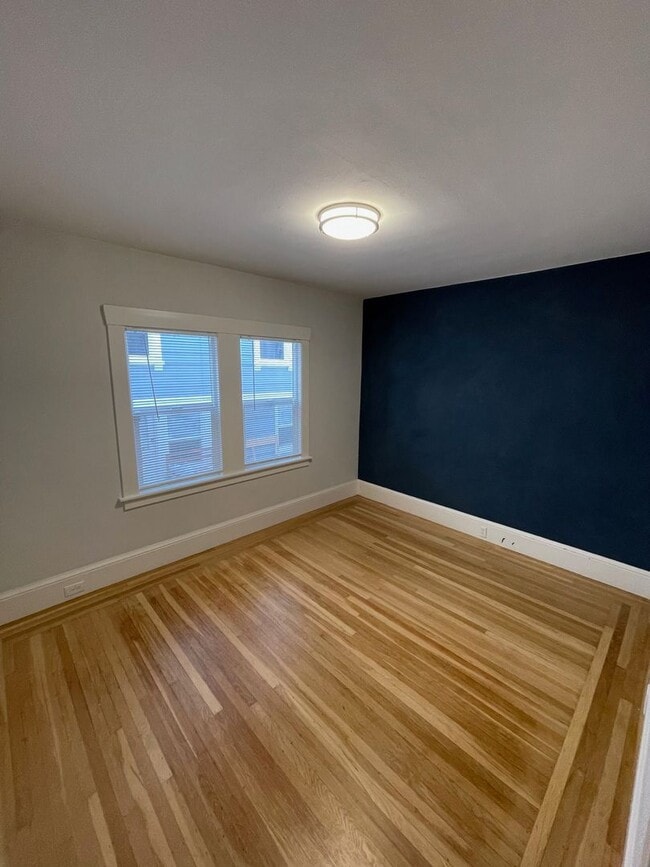 Building Photo - Two Bedroom Home w/ Parking, Private Yard, Laundry + More!