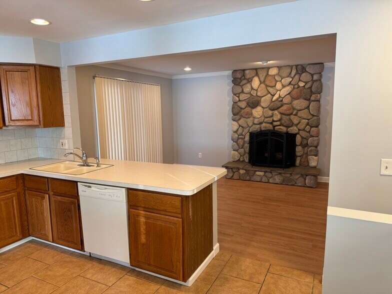 Building Photo - 27764 Townley St