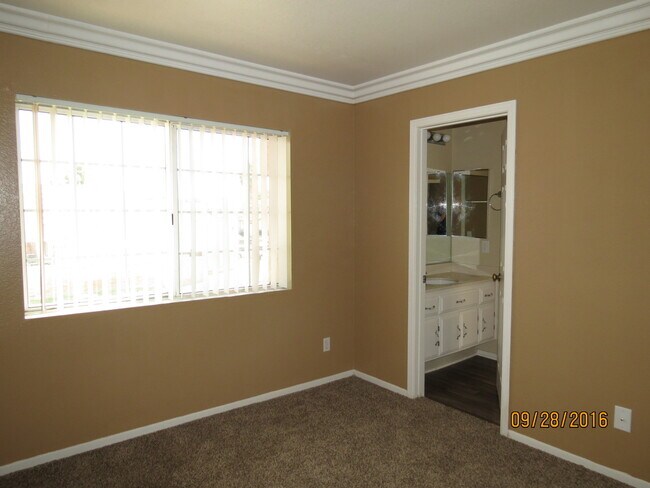Building Photo - Beautiful Oasis-High Ceiling- Tile and Car...
