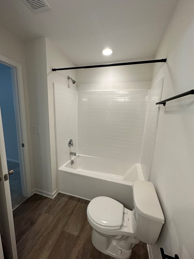 Building Photo - 1853 Ruger Dr