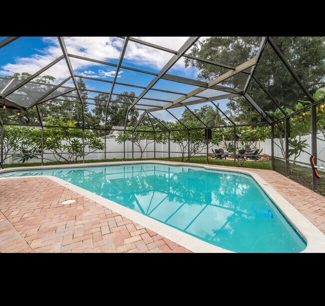 Building Photo - 9605 129th Ave