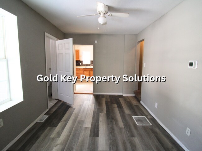 Building Photo - 1221-1223 W 14th St