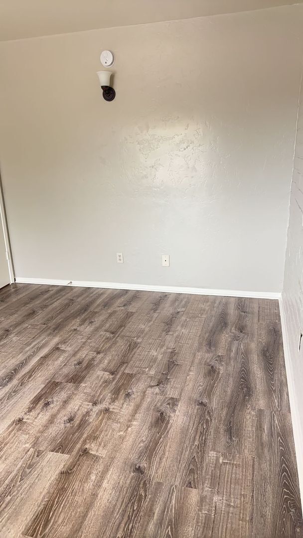 Building Photo - Beautiful 3 bedroom, 2 bath townhouse available