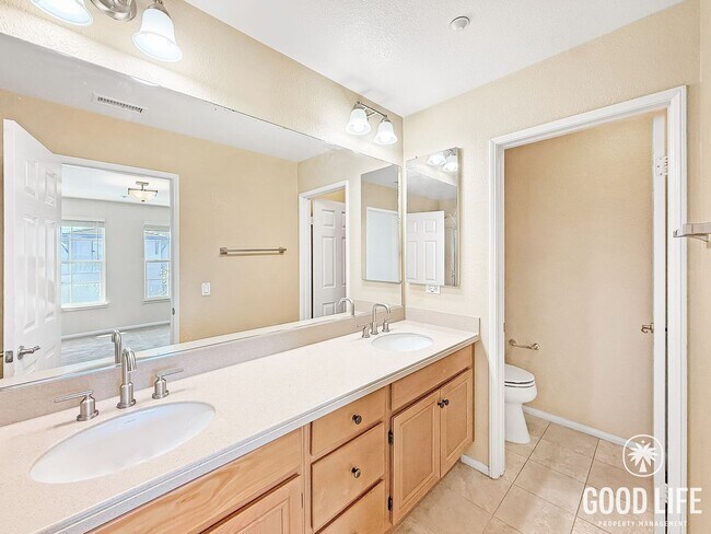 Building Photo - Great 3B/3.5BA Townhome in 4S Ranch!