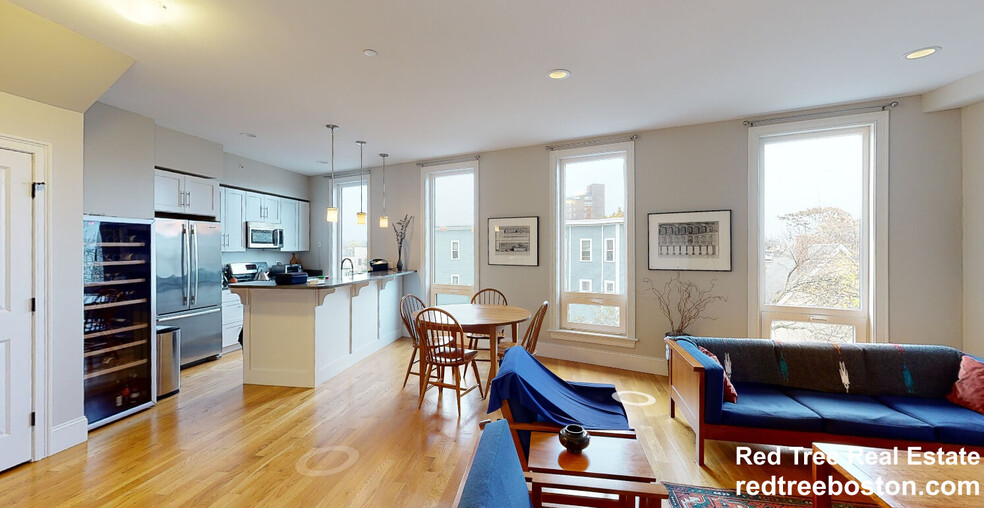 Primary Photo - 158 Hampshire St