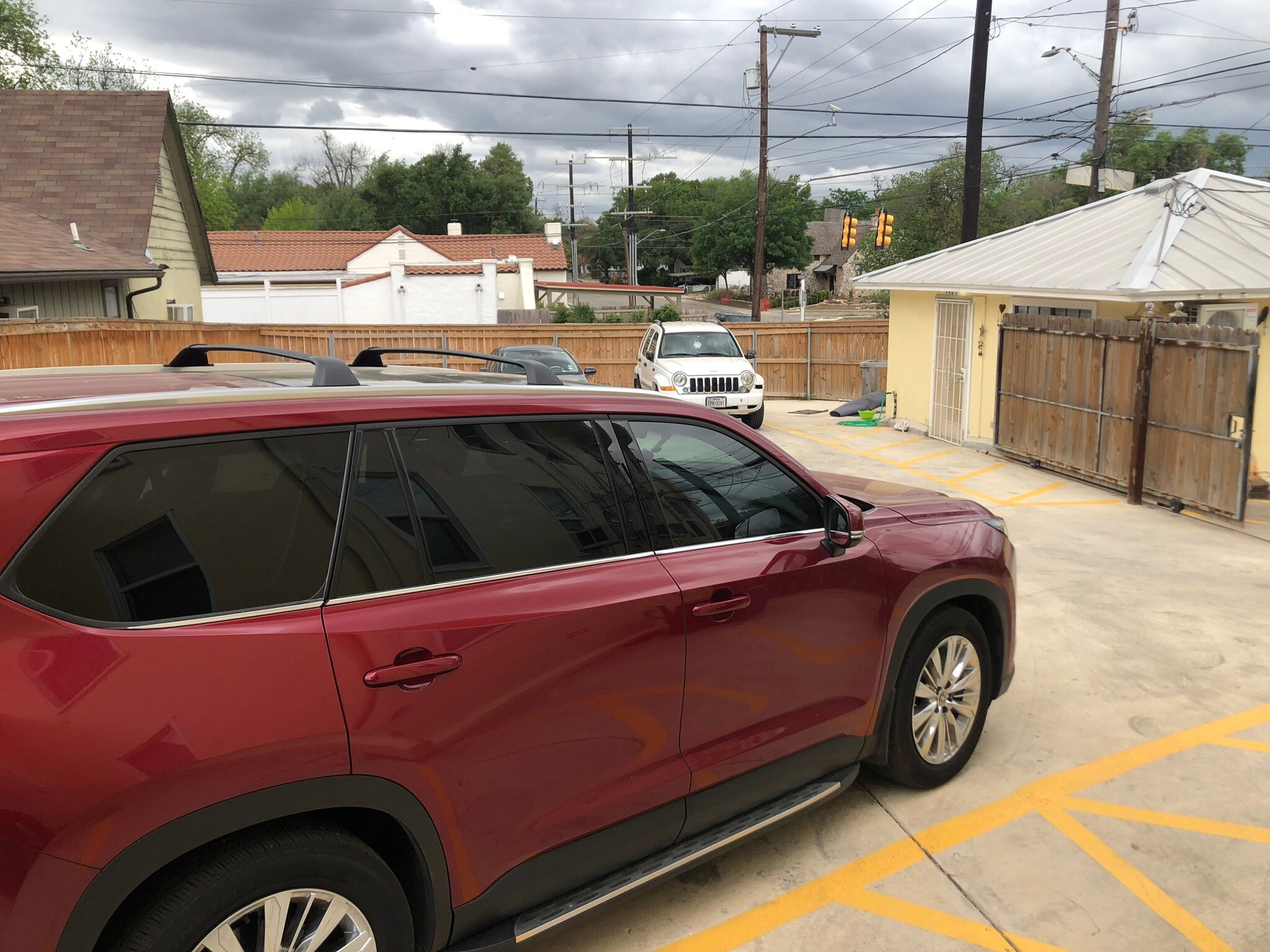 Building Photo - 136 W Ridgewood Ct