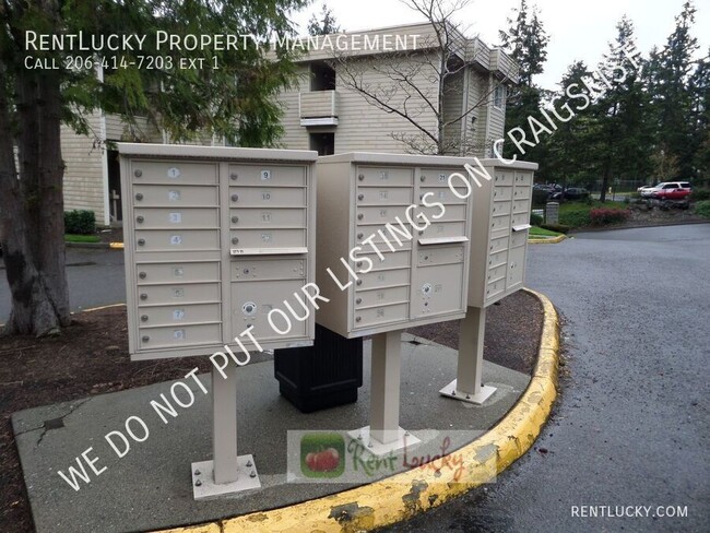 Building Photo - 28307 18th Ave S