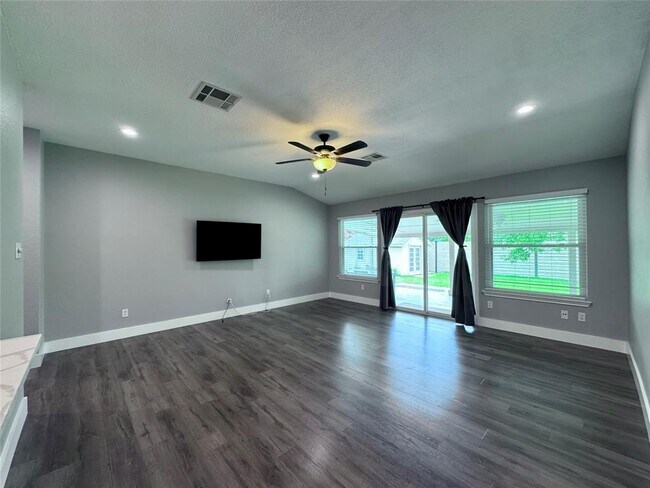 Building Photo - 1212 Leah Ln