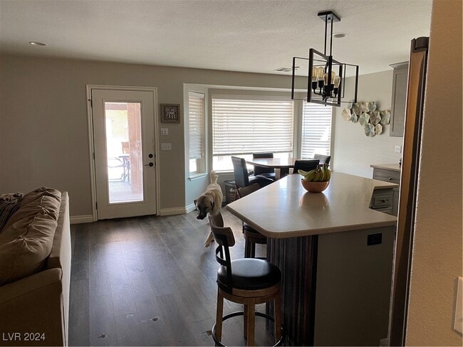 Building Photo - 1005 E McKnight Ave