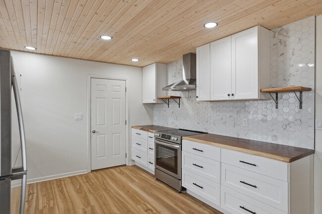 Building Photo - 101 Heather Ln