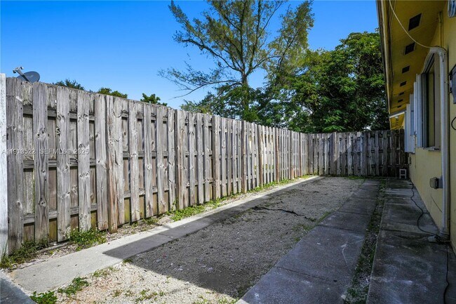 Building Photo - 20127 SW 88th Ct