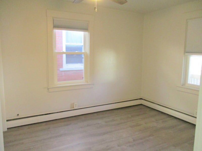 Building Photo - 924 Beaver Rd