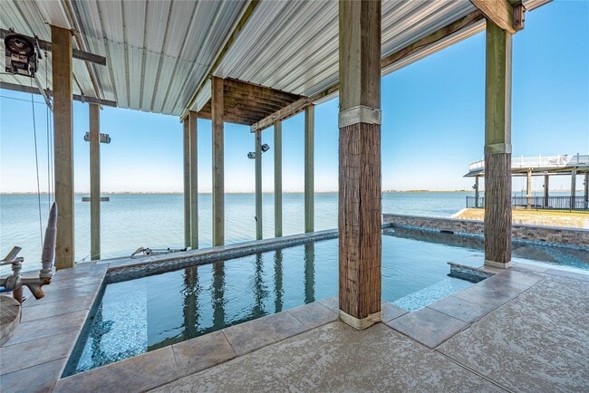 Building Photo - 1640 Windsong Way