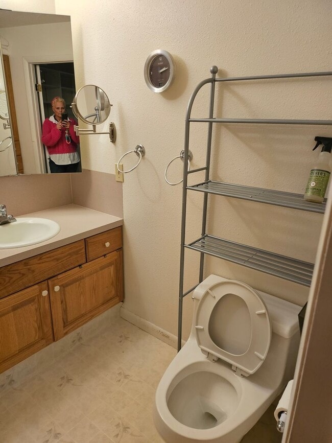 Building Photo - 837 W 30 S St