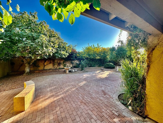 Building Photo - 9071 E Caribbean Ln