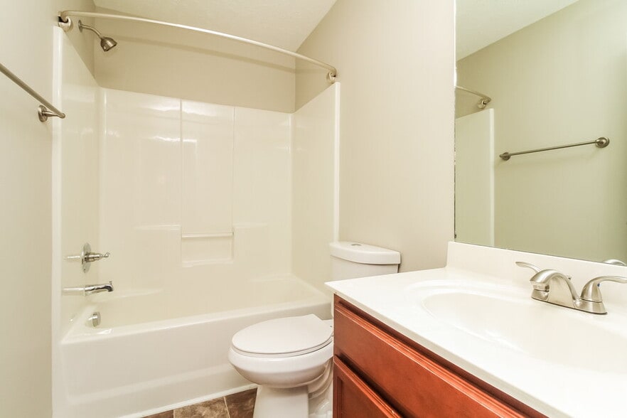 Building Photo - 5205 Rockridge Ct