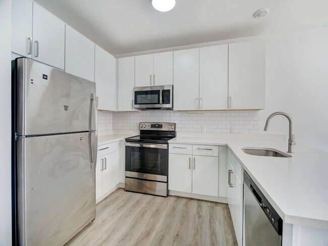 Building Photo - 1127 Stuyvesant Ave.