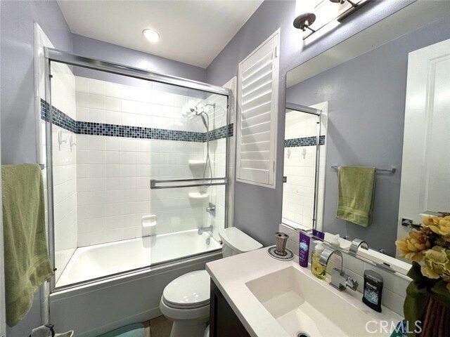 Building Photo - 540 N Bardsdale Pl