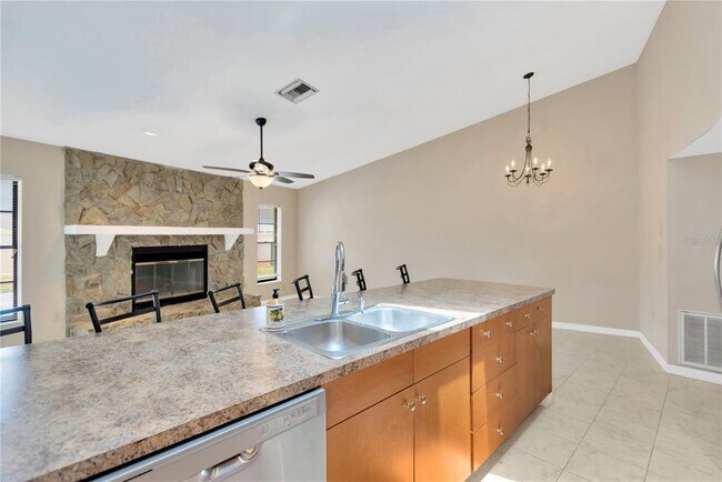 Building Photo - 5021 Bridgeport Dr