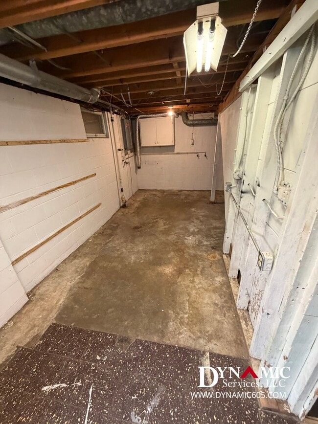 Building Photo - Updated 4+ Bedroom, 2 Bathroom House By Augustana University