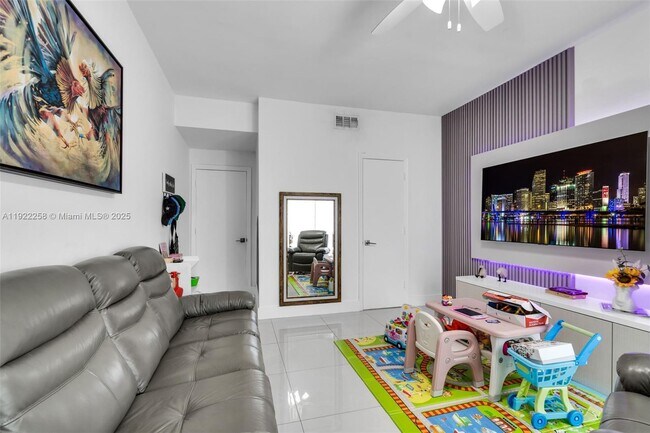 Building Photo - 15452 SW 50th Terrace