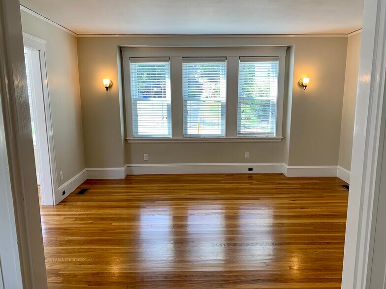 Living room - 16 Appleton Place
