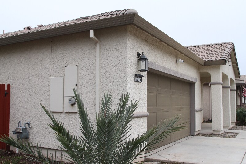 Building Photo - 2375 Creekview Dr