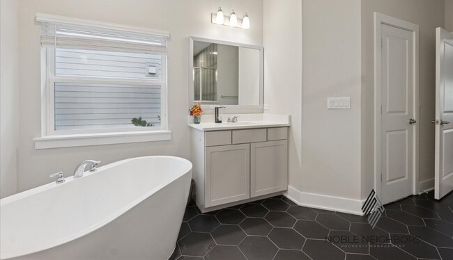 Building Photo - 75470 Sunberry Dr