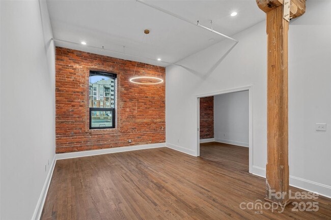 Building Photo - 310 Arlington Ave