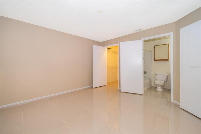 Building Photo - 623 Dory Ln