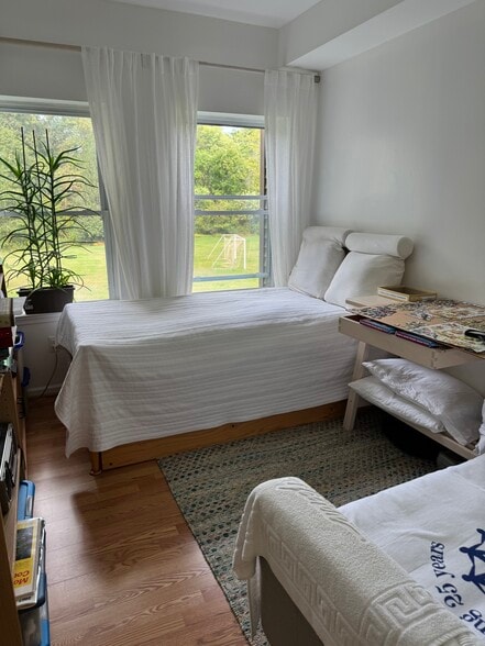 Building Photo - Park Edge