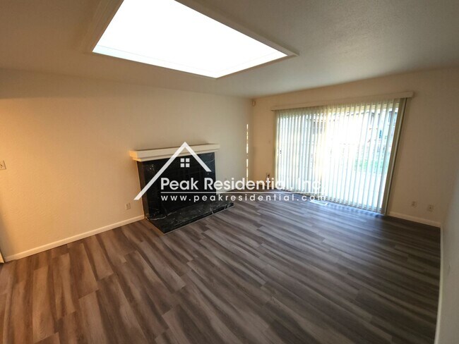 Building Photo - Nice 3bd/1.5 ba Carmichael Home With RV Access!