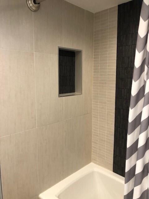 Building Photo - 1609 N Riverside Dr