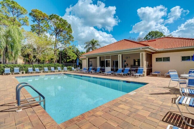 Building Photo - ** NICELY FURNISHED 3 Bedroom\2 Bath FIRST...
