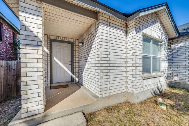 Building Photo - Welcome home to this single-story home in highly desirable Northwest Crossing