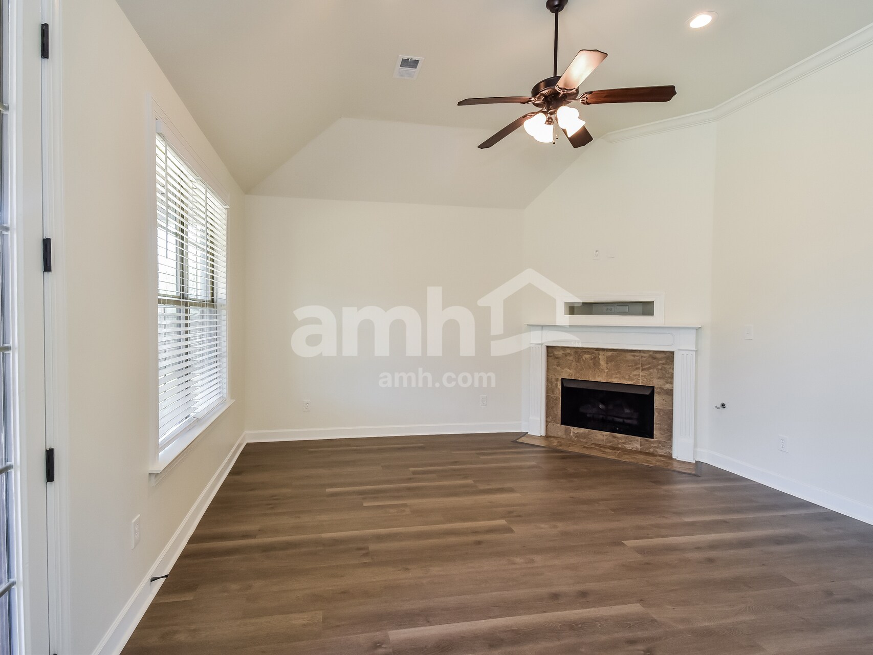 Building Photo - 90 Laurel Cove