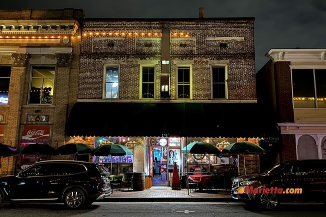 Building Photo - 558 Manning Rd SW