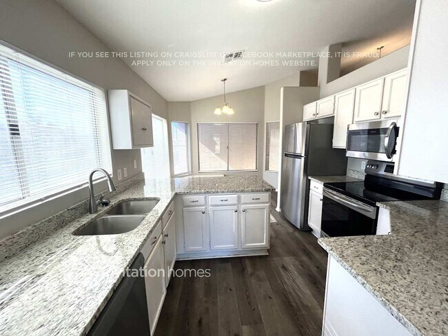 Building Photo - 8677 N 108th Ln