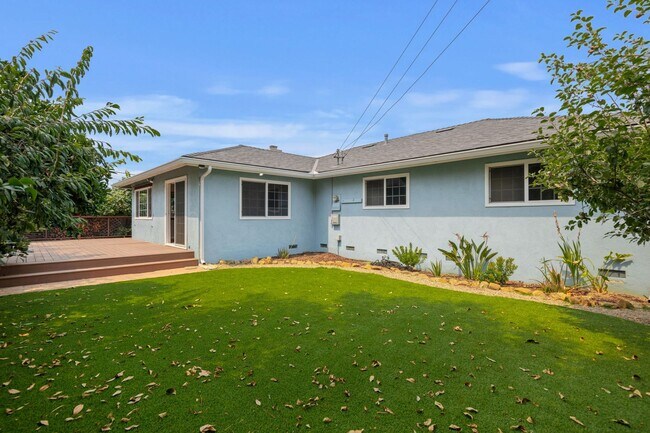 Building Photo - Charming 3-Bed, 2-Bath Home for Rent in Go...