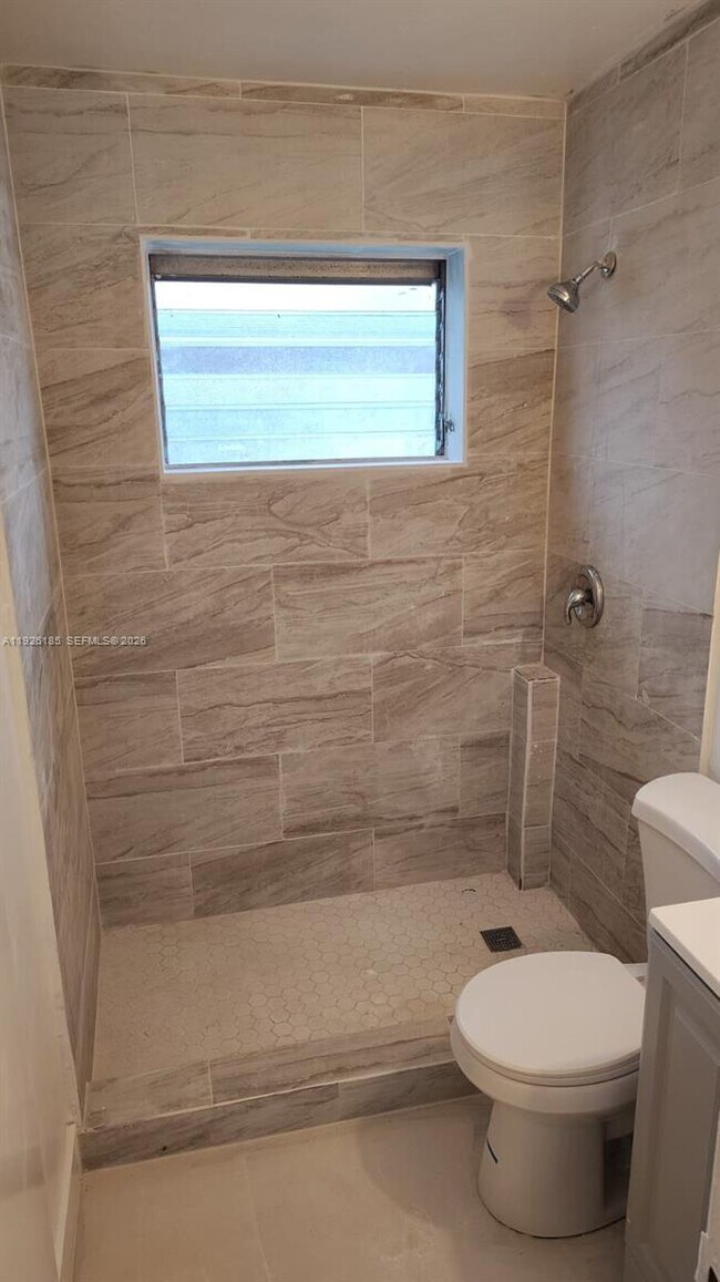 Building Photo - 1940 NE 2nd Terrace