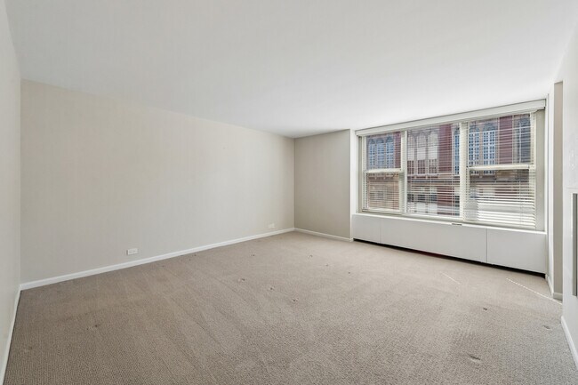 Building Photo - 1325 N State Pkwy