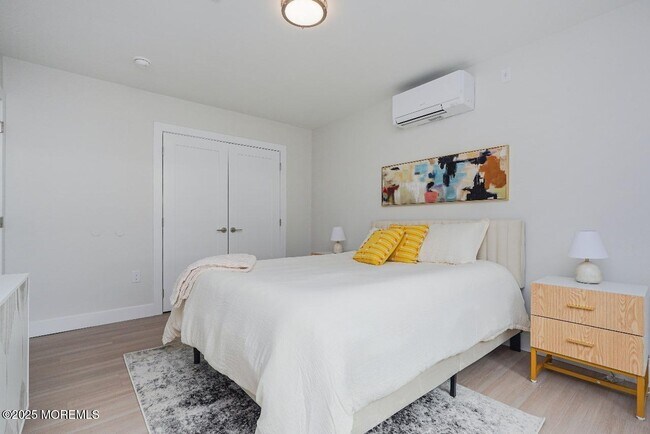 Building Photo - 27 3rd Ave