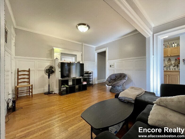 living room - 462 Park Dr